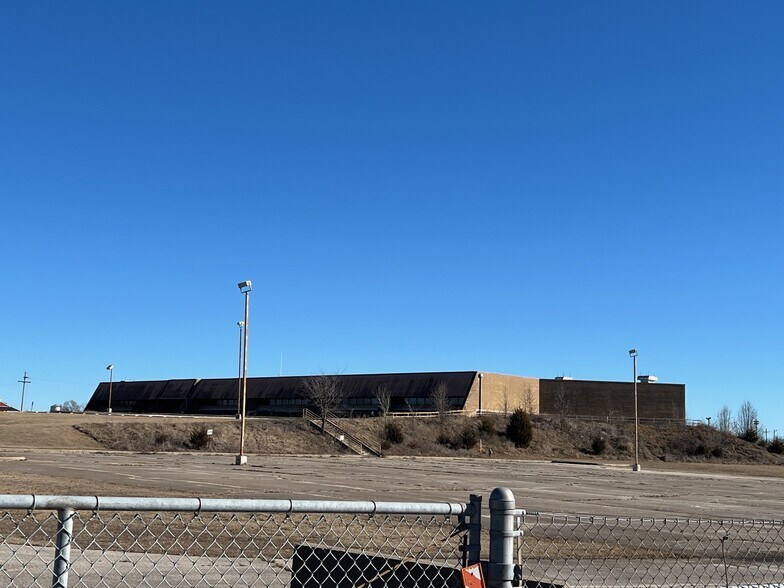 More Photos Of 23138 Rush Road Rd, Parsons Light Distribution For Sale