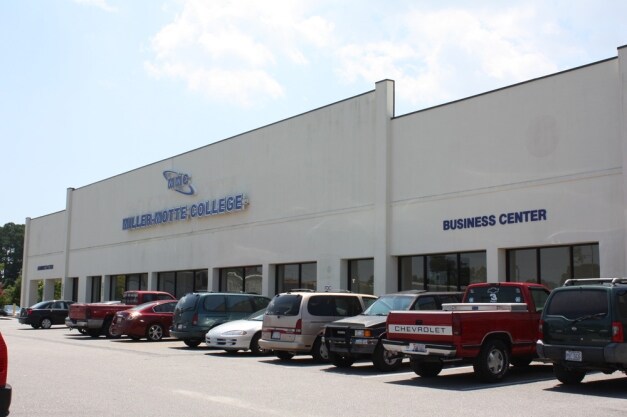 More Photos Of 5000 Market St, Wilmington Schools For Lease