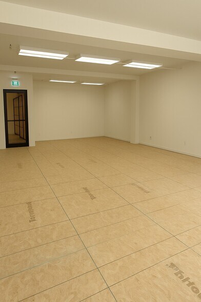 More Photos Of 10-14 Mccaul St, Toronto Office For Sale