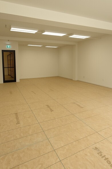 More Photos Of 10-14 Mccaul St, Toronto Office For Lease