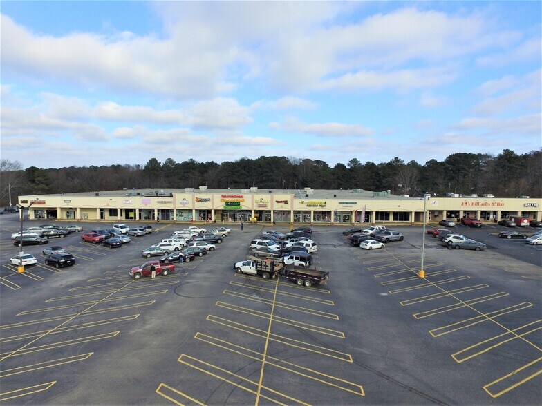 Primary Photo Of 4140 Jonesboro Rd, Forest Park Freestanding For Sale