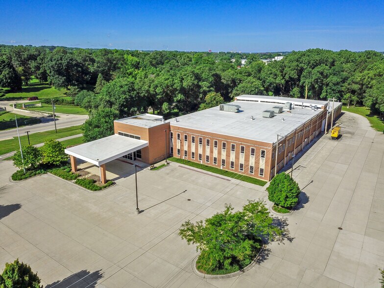 Primary Photo Of 1225 E Washington St, Joliet Flex For Sale