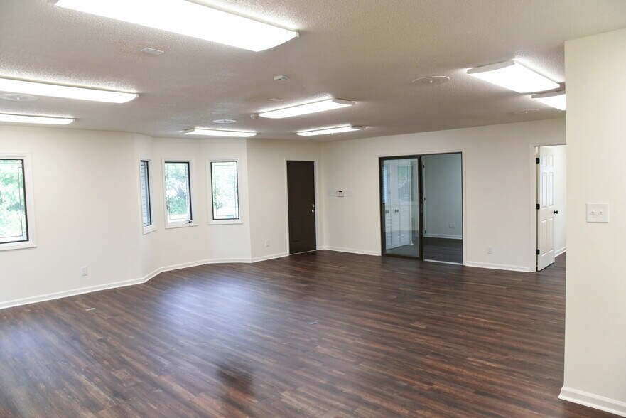 More Photos Of 1304 14th Ave SE, Decatur Medical For Lease