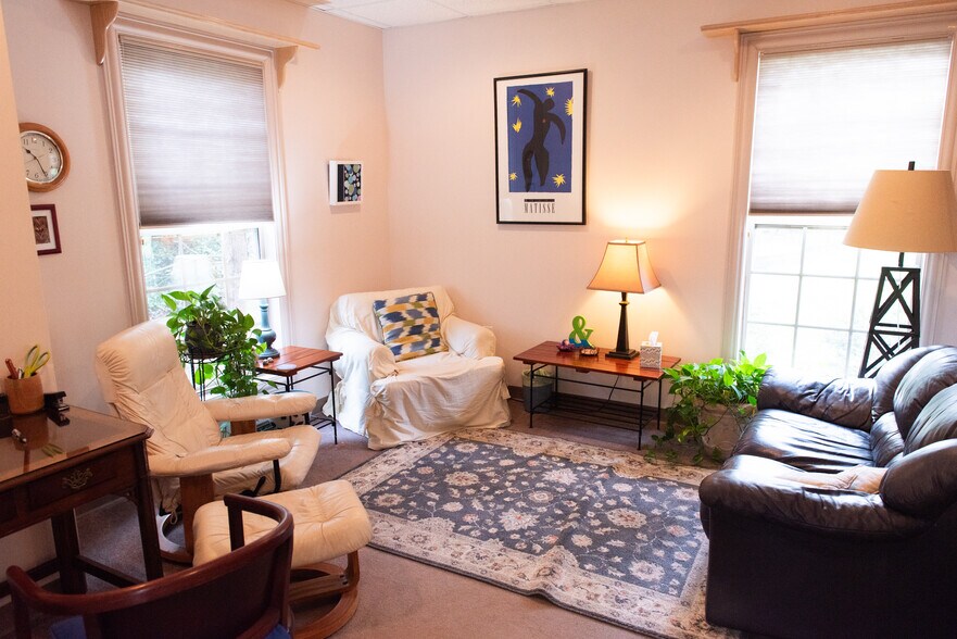 More Photos Of 3707 W Market St, Greensboro Office For Sale