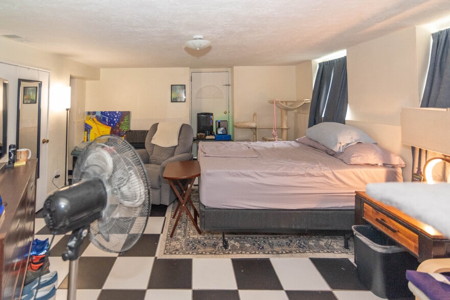 More Photos Of 6408 Brook Ave, Baltimore Apartments For Sale