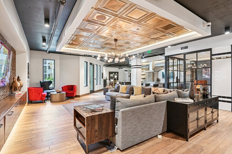 More Photos Of 101-111 W Davis St, Dallas Apartments For Lease