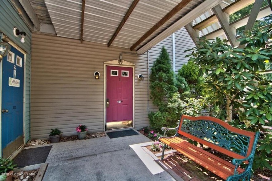 More Photos Of 2783-2785 Route 115, Effort Storefront For Lease