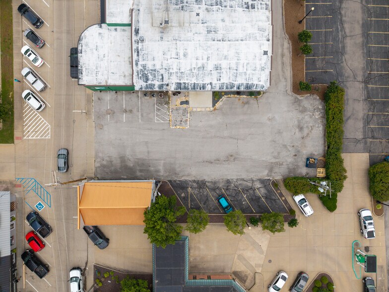 More Photos Of 119 N Jackson St, Perryville General Retail For Sale