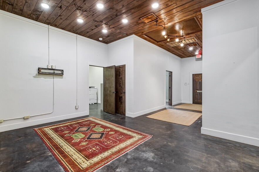 More Photos Of 1000 Louisville Ave, Monroe Office For Sale