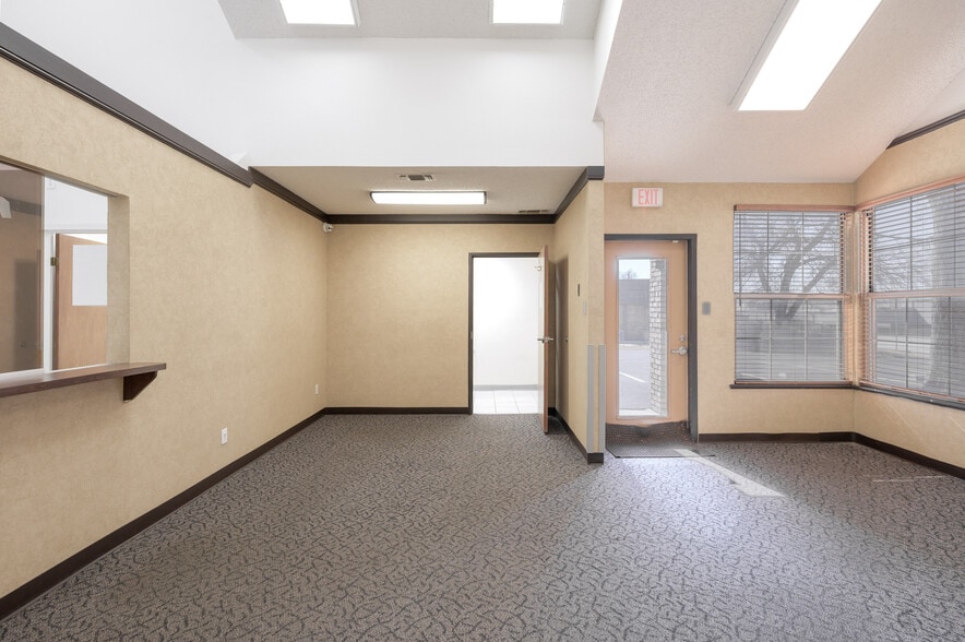 More Photos Of 3415 N Loy Lake Rd, Sherman Medical For Sale