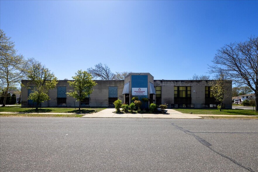 More Photos Of 330 Central Ave, Deer Park Religious Facility For Sale
