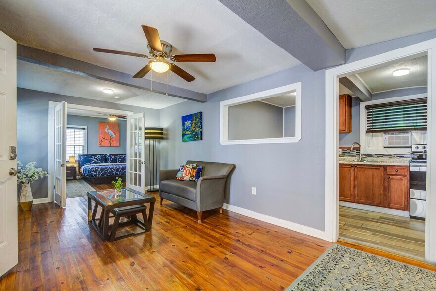 More Photos Of 1502 Market St, Galveston Hospitality For Sale
