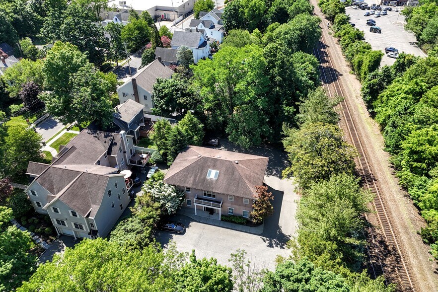 More Photos Of 7 Cedar St, Ramsey Office For Lease
