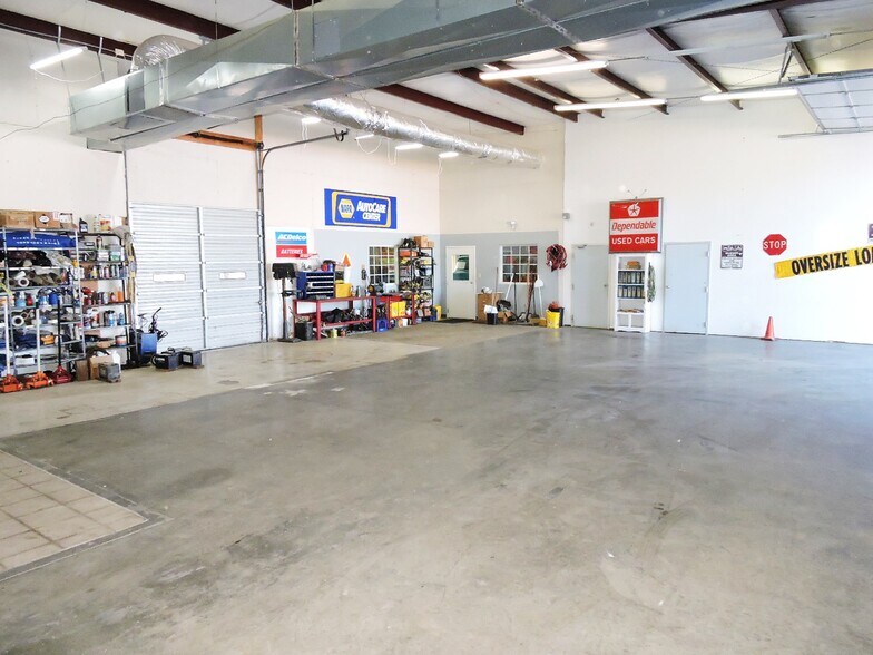 More Photos Of 1170 US Highway 45, Henderson Light Manufacturing For Lease