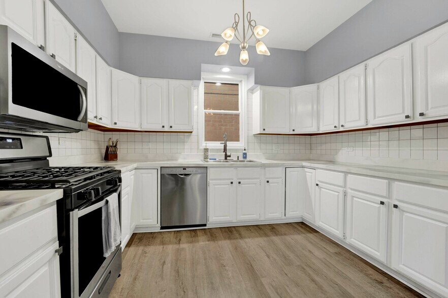 More Photos Of 1326 W Ohio St, Chicago Apartments For Sale