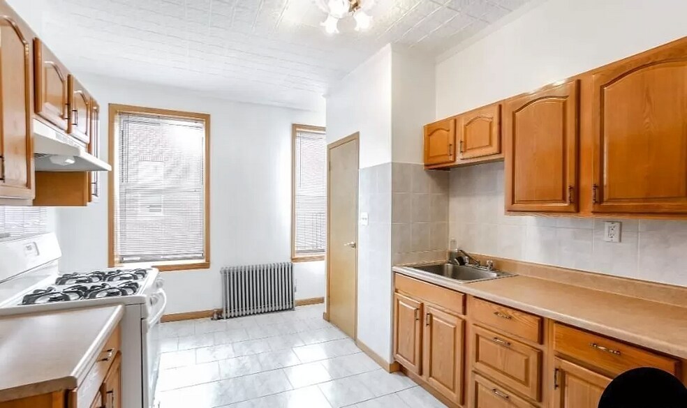 More Photos Of 105 Berry St, Brooklyn Apartments For Sale