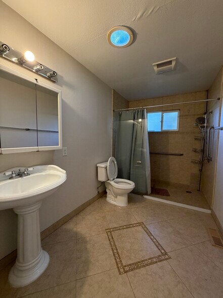 More Photos Of 1874 Villa St, Mountain View Office Residential For Lease