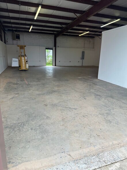 More Photos Of 3652-3662 Smith Farm Rd, Matthews Warehouse For Lease