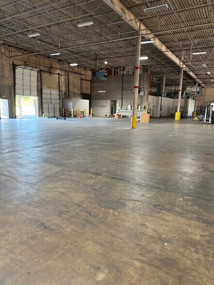 More Photos Of 2900 Datsun Dr, Memphis Distribution For Lease