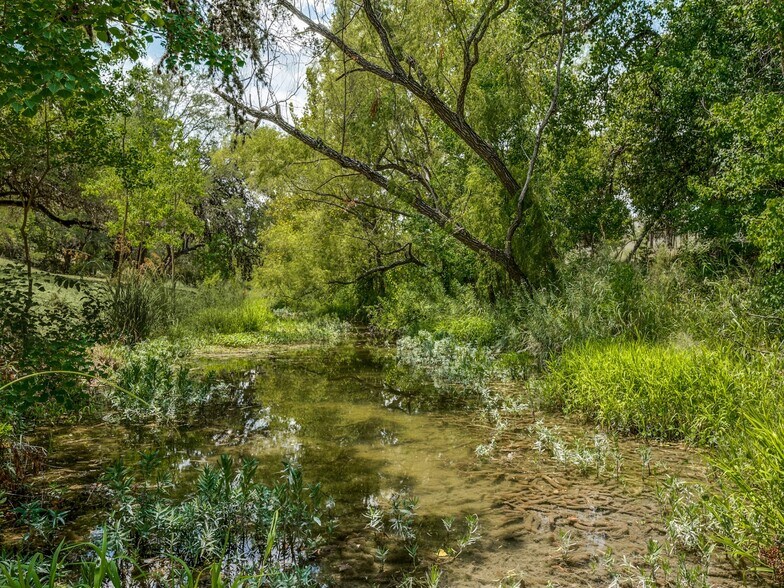 More Photos Of 536 S School St, Boerne Land For Sale