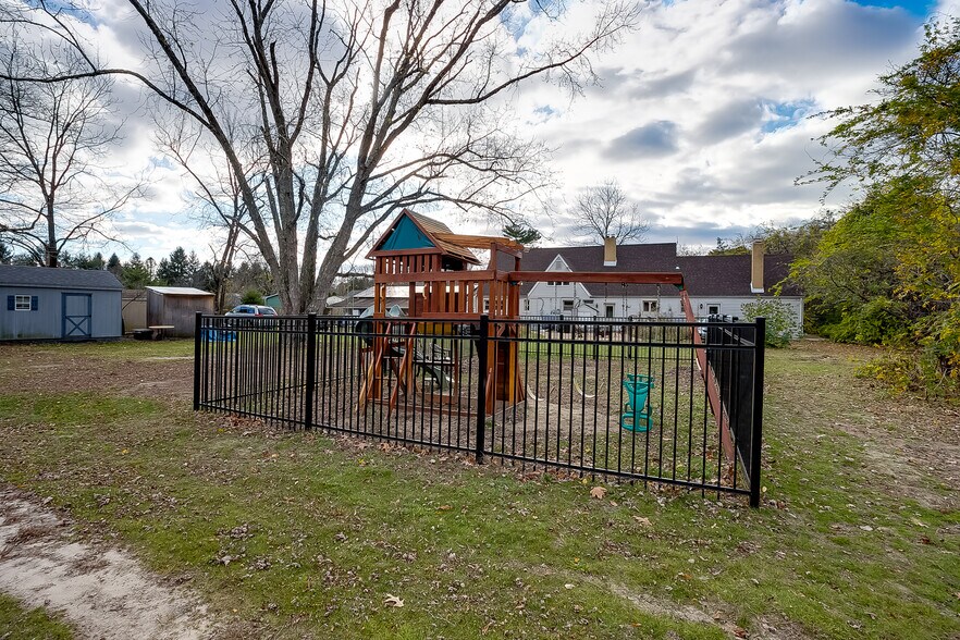 More Photos Of 1662 Route 206, Southampton Specialty For Sale