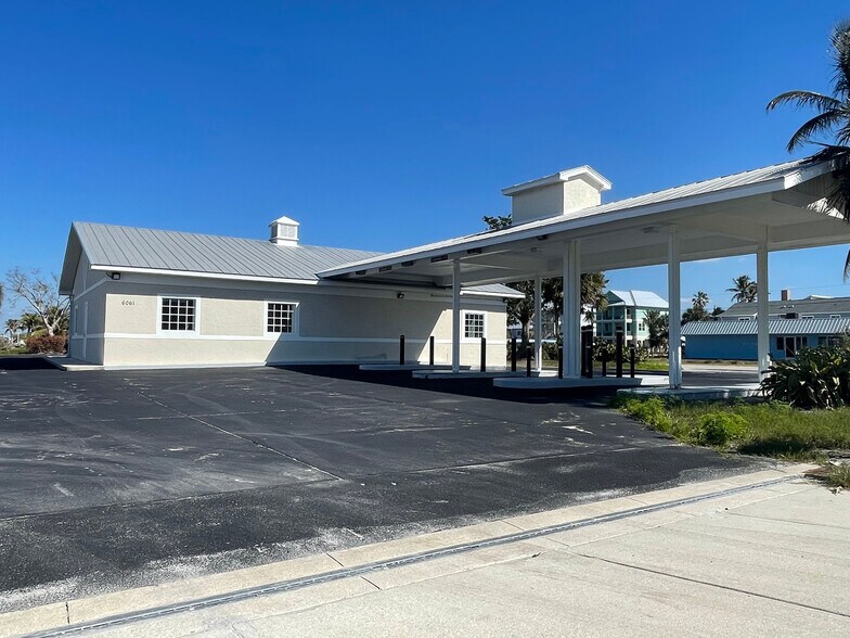 Primary Photo Of 6061 Estero Blvd, Fort Myers Bank For Sale