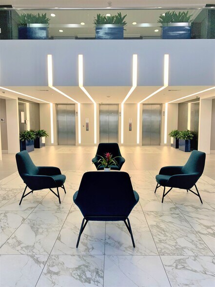 More Photos Of 14800 Landmark Blvd, Dallas Office For Lease