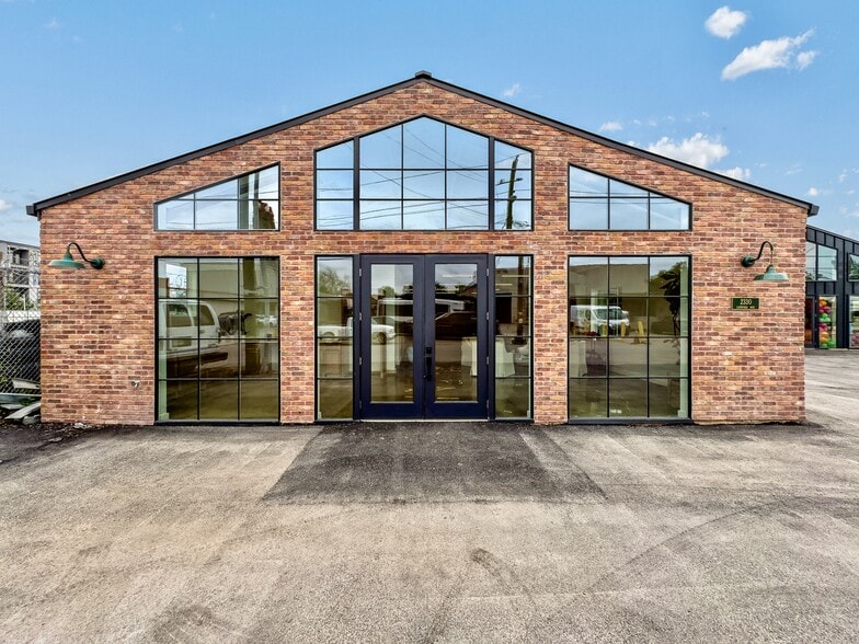 More Photos Of 2330 Langford St, Dallas Storefront For Sale