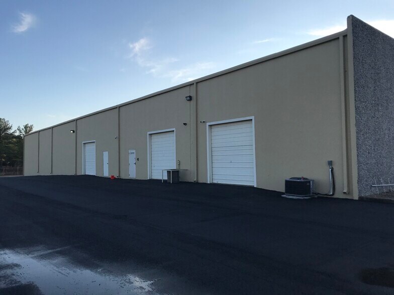 More Photos Of 1612-1630 E Whaley St, Longview Industrial For Lease