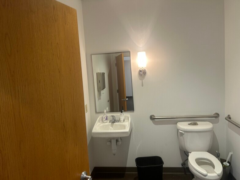 More Photos Of 760 Canning Pky, Victor Light Distribution For Lease