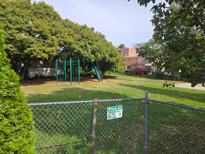 More Photos Of 3400 Dennison Ave, Drexel Hill Schools For Lease
