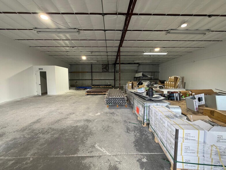 More Photos Of 904 Jan-Mar Ct, Clermont Flex For Lease