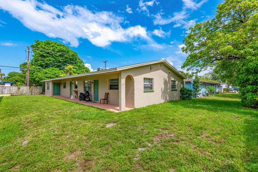 More Photos Of 1911-1915 SW 4th Ave, Fort Lauderdale Apartments For Sale