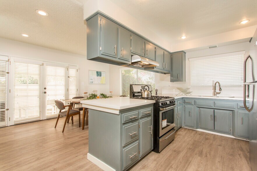 More Photos Of 12128 Ramona Ave, Hawthorne Apartments For Sale