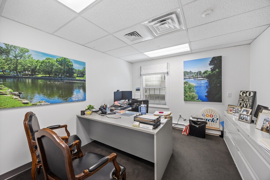 More Photos Of 179 N Broad St, Milford Medical For Lease