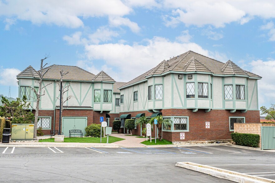 More Photos Of 315 E Route 66, Glendora Healthcare For Lease