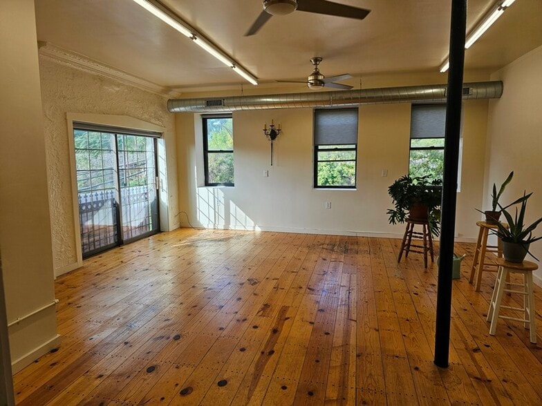More Photos Of 6415 N Ravenswood Ave, Chicago Manufacturing For Lease