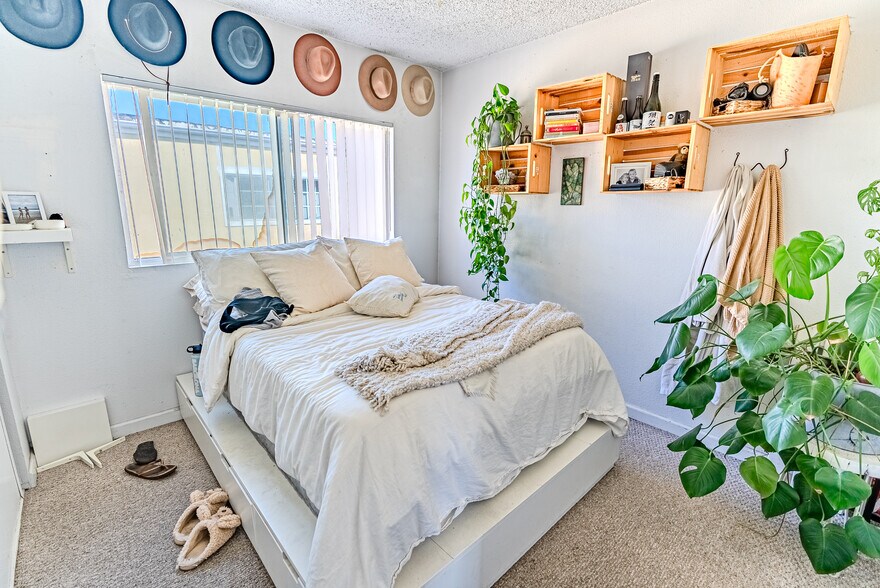 More Photos Of 725-727 Boulevard Ave, Imperial Beach Apartments For Sale