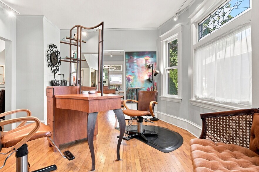 More Photos Of 1208 Grand Ave, Saint Paul Storefront Retail Office For Sale