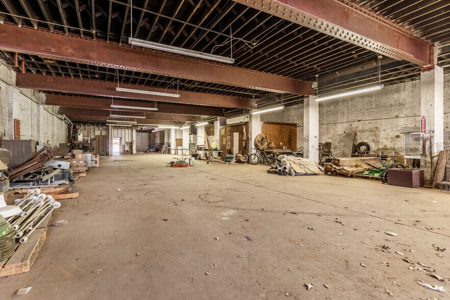 More Photos Of 611-613 W Chickasha Ave, Chickasha Storefront Retail Office For Lease