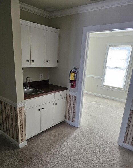 More Photos Of 3051-3057 S Church St, Burlington Office For Sale