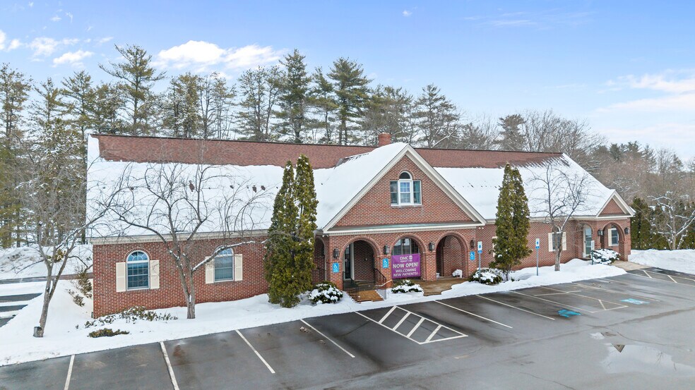 More Photos Of 89 S Mast St, Goffstown Office For Lease