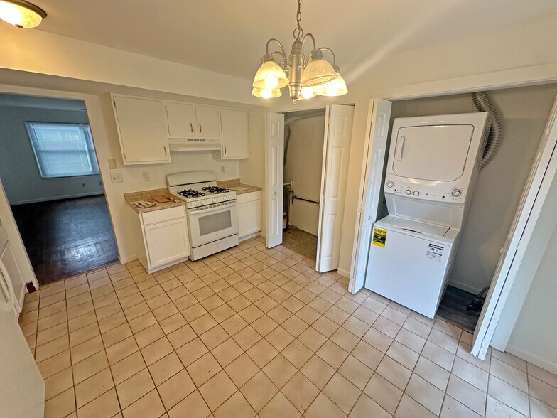 More Photos Of 212 Logan St, Valparaiso Apartments For Sale