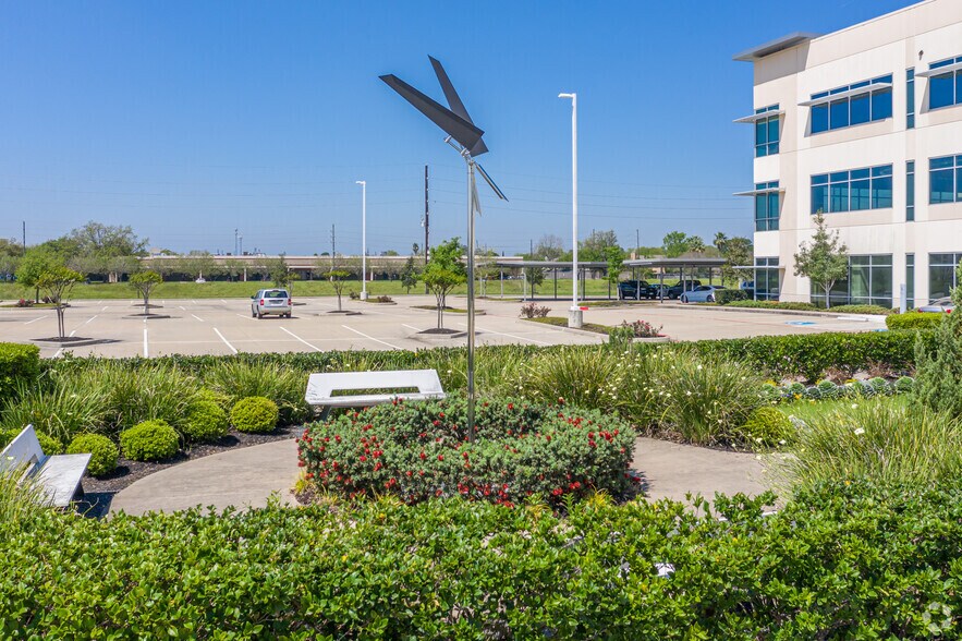 More Photos Of 2051 S Greenhouse Rd, Houston Medical For Lease