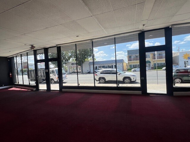 More Photos Of 2309-2313 W Victory Blvd, Burbank Storefront Retail Office For Lease