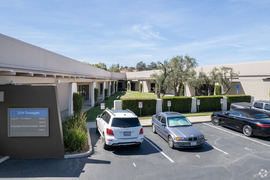 Primary Photo Of 2630 Townsgate Rd, Westlake Village Warehouse For Lease
