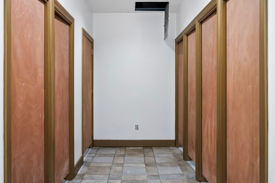 More Photos Of 61 N Pearl St, Albany Apartments For Lease