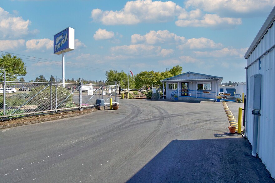 More Photos Of 931 N 1st St, Silverton Self Storage For Sale