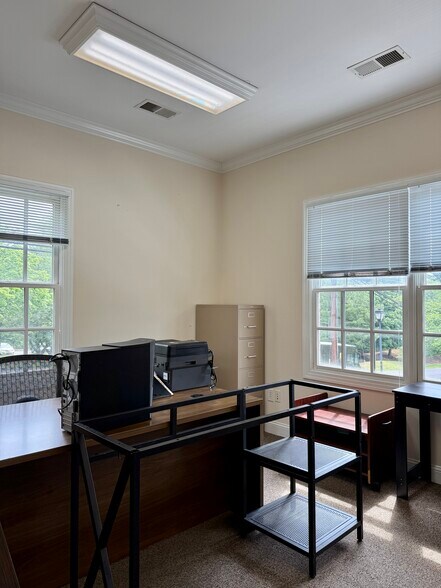 More Photos Of 2774 Electric Rd, Roanoke Medical For Lease