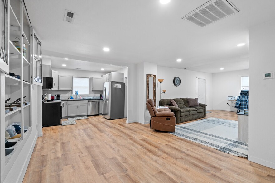 More Photos Of 105 Arcade, Lexington Apartments For Sale
